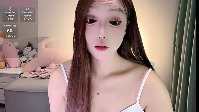 Snapshot of Luna--1 chatting on 07.13.26 Luna--1 online show from 07.13.26