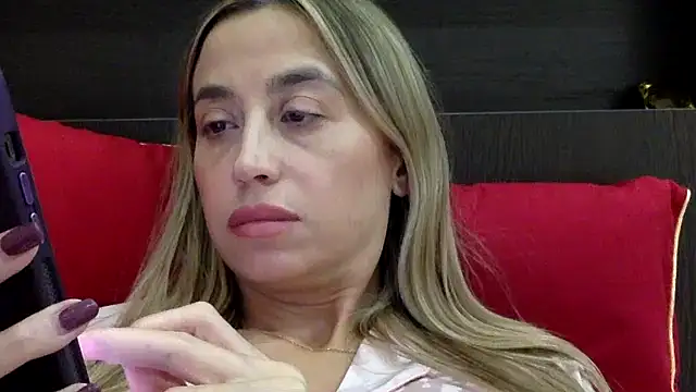 Snapshot of Jeyvaris chatting on 10.29.25 Jeyvaris online show from 10.29.25