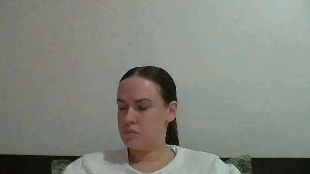 Snapshot of Veylonna chatting on 11.07.25 Veylonna online show from 11.07.25