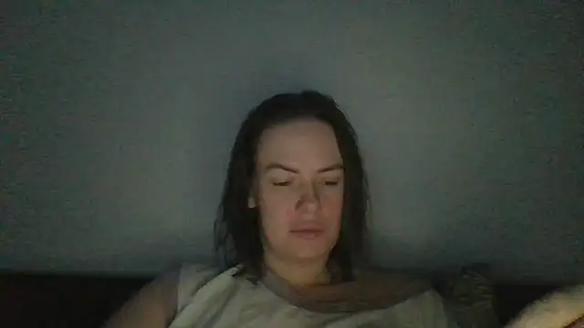 Snapshot of Veylonna chatting on 11.08.25 Veylonna online show from 11.08.25