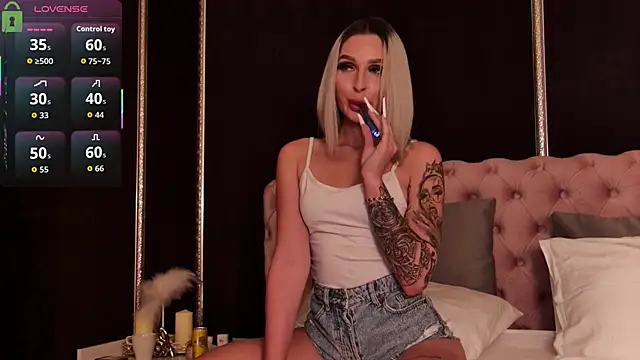 Snapshot of AriannaLure chatting on 10.09.25 AriannaLure online show from 10.09.25