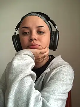 NaiaWhisper online show from 09.30.25