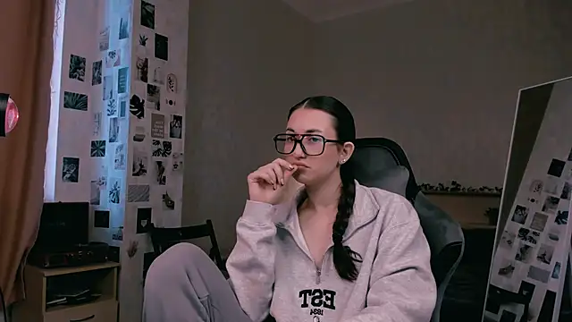 Snapshot of raviolly046 chatting on 10.05.25 raviolly046 online show from 10.05.25