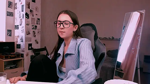 Snapshot of raviolly046 chatting on 10.07.25 raviolly046 online show from 10.07.25