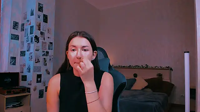 Snapshot of raviolly046 chatting on 10.29.25 raviolly046 online show from 10.29.25