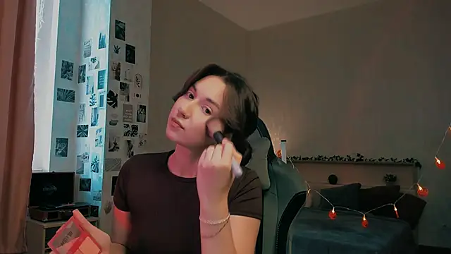 Snapshot of raviolly046 chatting on 10.31.25 raviolly046 online show from 10.31.25