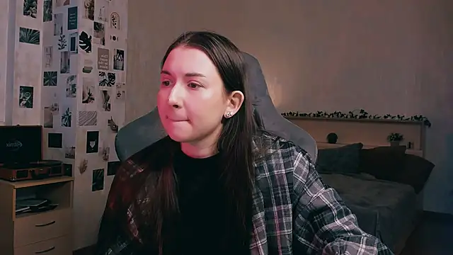 Snapshot of raviolly046 chatting on 11.10.25 raviolly046 online show from 11.10.25