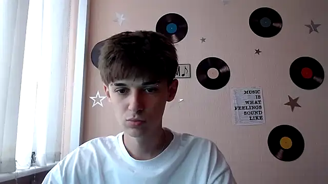 Snapshot of Hoot_Dude_ chatting on 10.02.25 Hoot Dude online show from 10.02.25