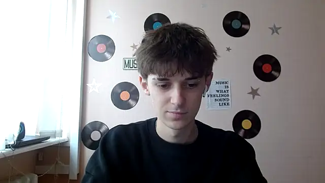 Snapshot of Hoot_Dude_ chatting on 10.13.25 Hoot Dude online show from 10.13.25