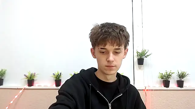 Snapshot of Hoot_Dude_ chatting on 10.31.25 Hoot Dude online show from 10.31.25