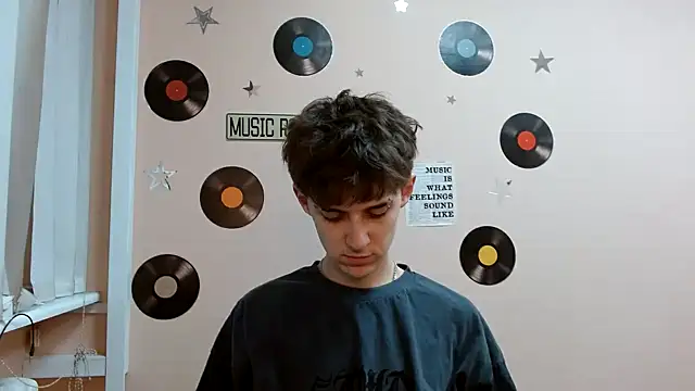 Snapshot of Hoot_Dude_ chatting on 11.07.25 Hoot Dude online show from 11.07.25