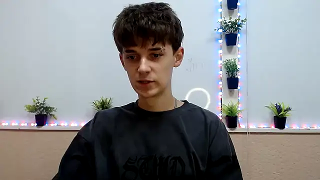 Snapshot of Hoot_Dude_ chatting on 11.08.25 Hoot Dude online show from 11.08.25