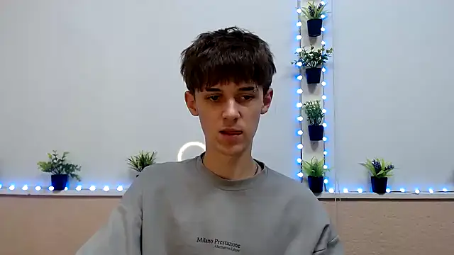 Snapshot of Hoot_Dude_ chatting on 11.12.25 Hoot Dude online show from 11.12.25