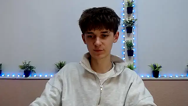 Snapshot of Hoot_Dude_ chatting on 11.15.25 Hoot Dude online show from 11.15.25