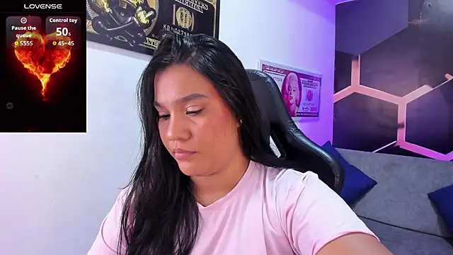 Tamara Johnss  online show from 10.10.25