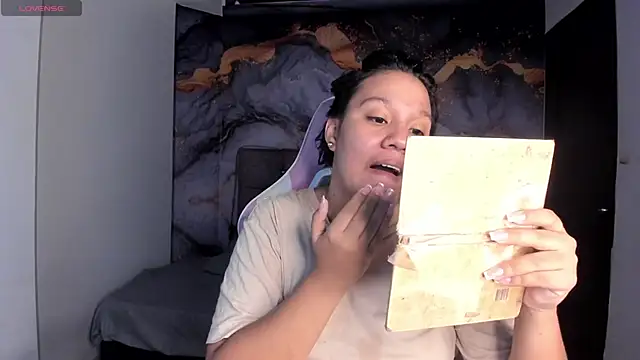 Tamara Johnss  online show from 11.07.25