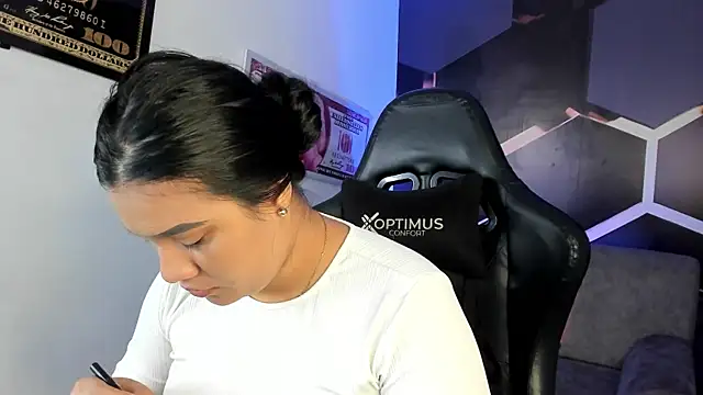 Tamara Johnss  online show from 11.14.25