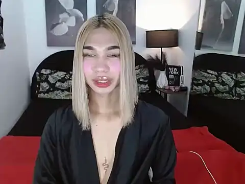 julietdelaveigne online show from 10.17.25