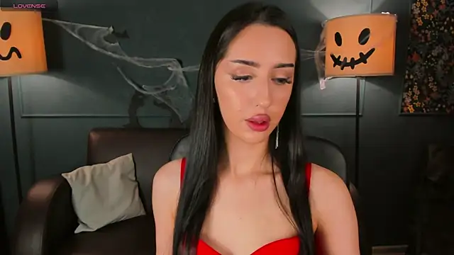 Snapshot of LisaFoxie chatting on 10.30.25 LisaFoxie online show from 10.30.25