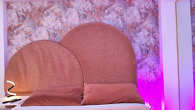 Snapshot of Aliss_Star chatting on 10.12.25 Aliss Star online show from 10.12.25