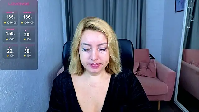 Mia Bloomie online show from 09.26.25