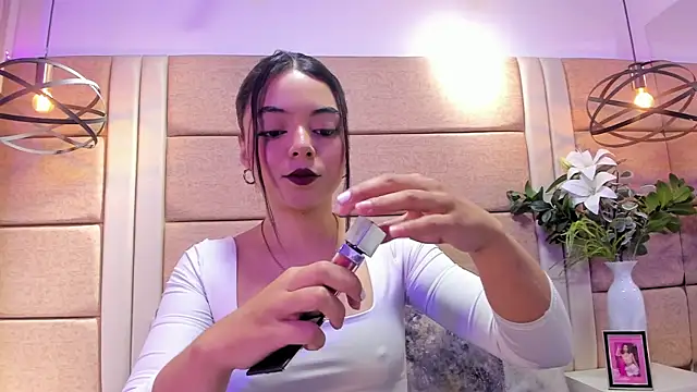 AriaBelles online show from 10.10.25