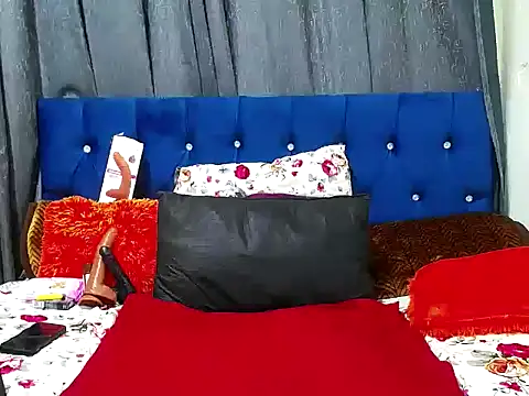 Snapshot of BustyBMWx chatting on 10.02.25 BustyBMWx online show from 10.02.25