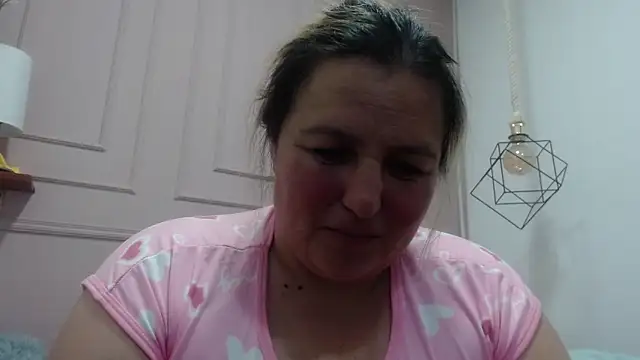 Snapshot of SweetRouse__ chatting on 10.01.25 SweetRouse online show from 10.01.25