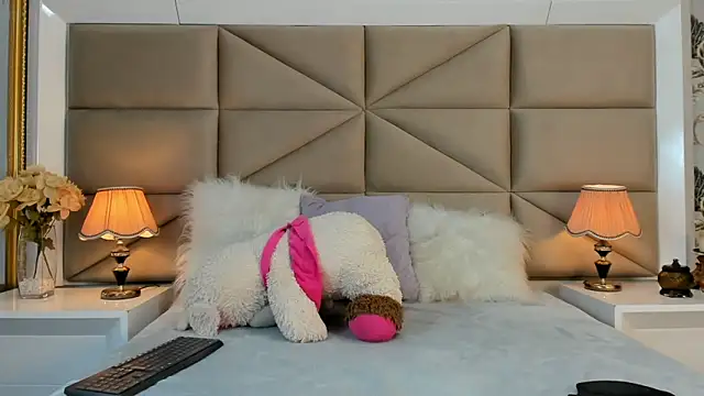 MayaDeLuca online show from 12.13.25