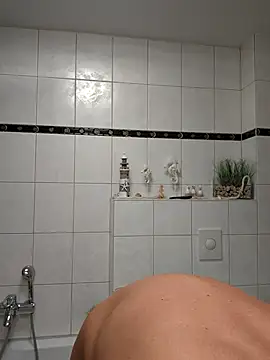 Snapshot of TommyTom76 chatting on 11.04.25 TommyTom76 online show from 11.04.25