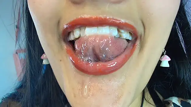 Snapshot of Hinata_21_ chatting on 10.16.25 Hinata 21 online show from 10.16.25