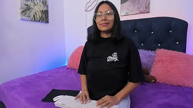 zarelynn online show from 10.04.25