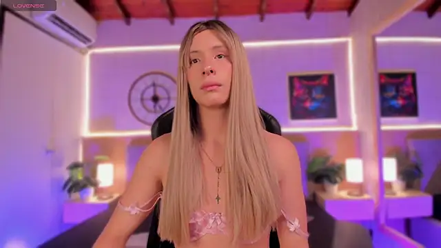 Snapshot of Catajohnss chatting on 09.27.25 Catajohnss online show from 09.27.25