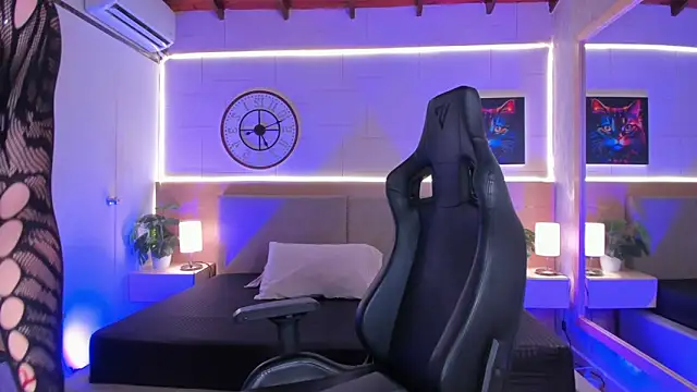 Snapshot of Catajohnss chatting on 10.03.25 Catajohnss online show from 10.03.25