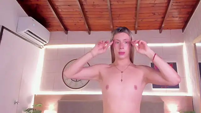 Snapshot of Catajohnss chatting on 10.07.25 Catajohnss online show from 10.07.25