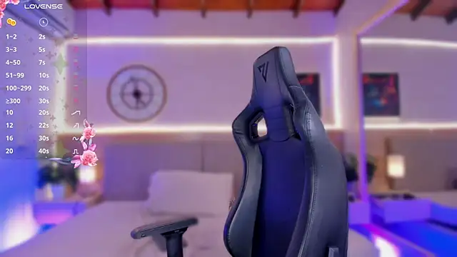 Snapshot of Catajohnss chatting on 10.27.25 Catajohnss online show from 10.27.25