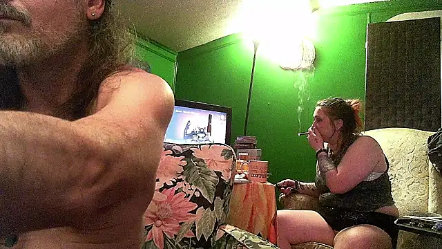 Snapshot of HippieDad333 chatting on 04.15.26 HippieDad333 online show from 04.15.26
