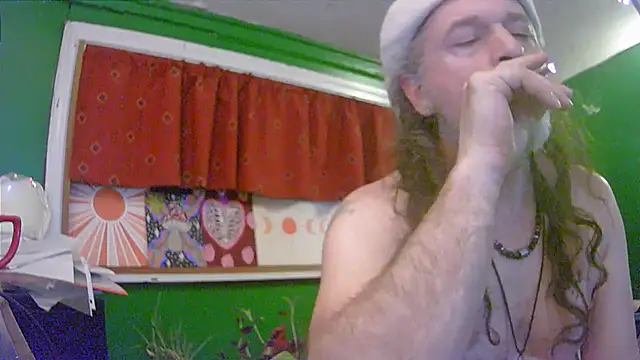 Snapshot of HippieDad333 chatting on 06.03.26 HippieDad333 online show from 06.03.26