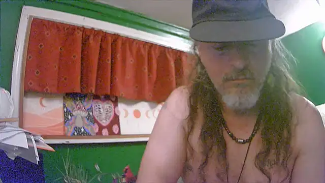 Snapshot of HippieDad333 chatting on 06.17.26 HippieDad333 online show from 06.17.26