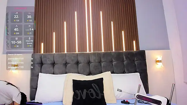 Snapshot of Nathaly__Rosse chatting on 10.18.25 Nathaly Rosse online show from 10.18.25