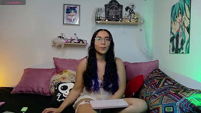 LucyDerby online show from 10.24.25