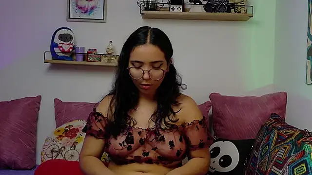 LucyDerby online show from 11.14.25