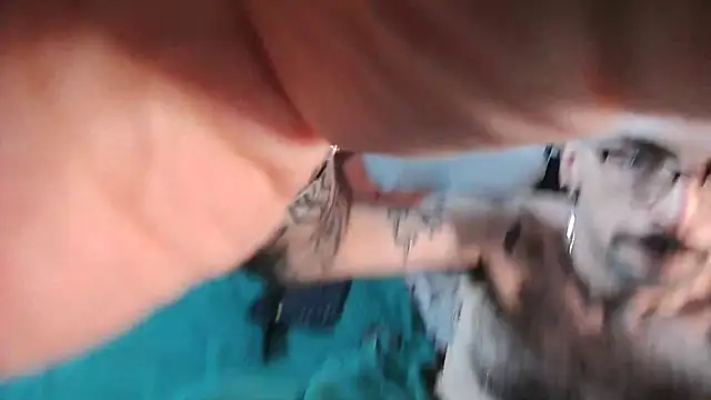 Snapshot of hungbot chatting on 10.20.25 hungbot online show from 10.20.25