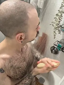 Snapshot of hungbot chatting on 11.05.25 hungbot online show from 11.05.25