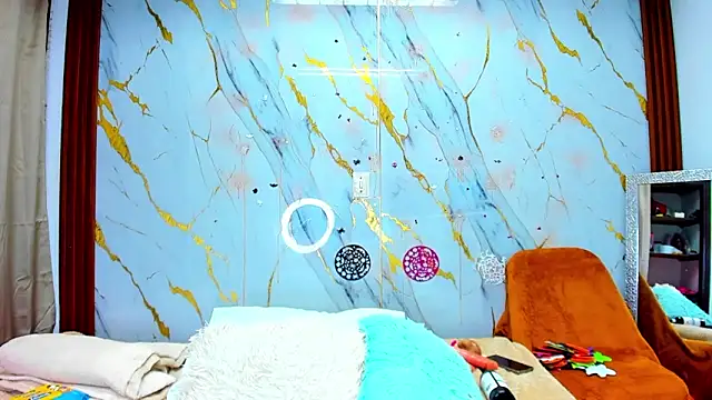 Annie Evenss online show from 11.05.25