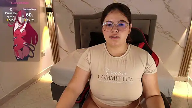 Snapshot of Nina_Rouge7 chatting on 10.08.25 Nina Rouge7 online show from 10.08.25