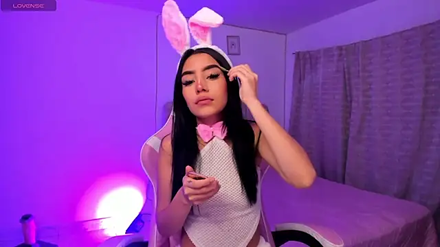 ISABELFORYOU1 online show from 10.14.25