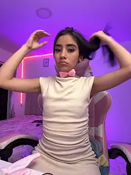 ISABELFORYOU1 online show from 10.17.25