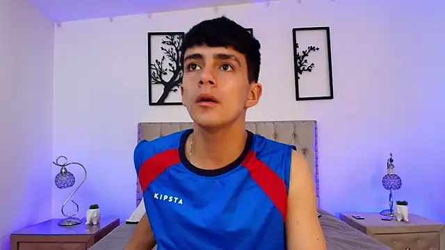 Snapshot of Axel_Draven chatting on 10.03.25 Axel Draven online show from 10.03.25