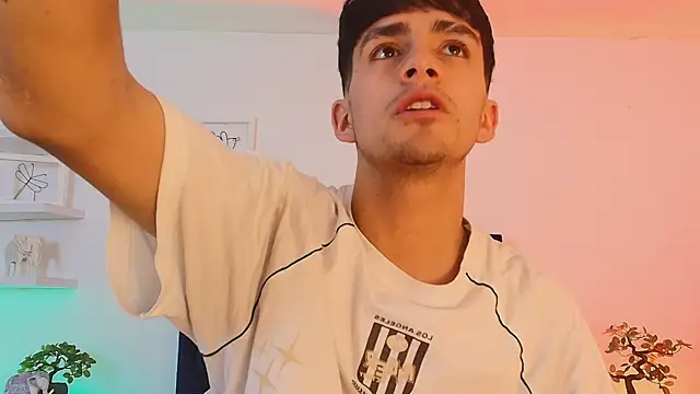 Snapshot of Axel_Draven chatting on 10.25.25 Axel Draven online show from 10.25.25